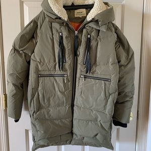 THE Coat. Orolay Puffy Coat - Size S